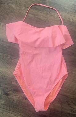 Raisins Women's Pink Ruffle One-Piece Swimsuit Size M